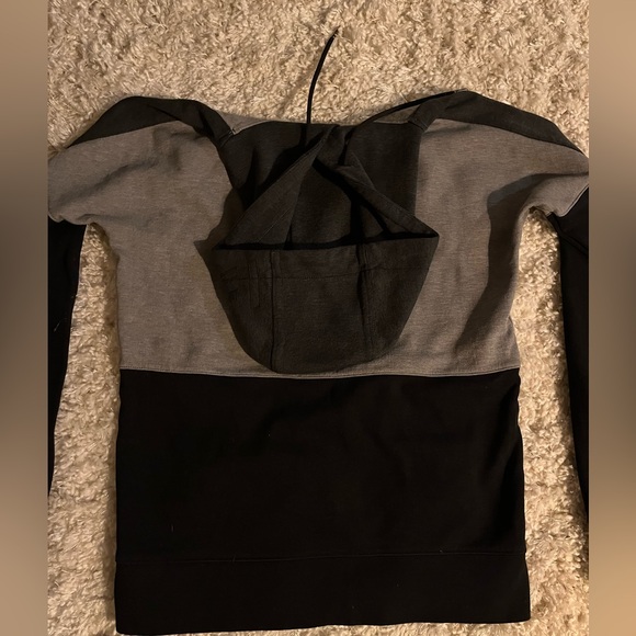 American Eagle sweatshirt. Size XS. - Picture 4 of 4